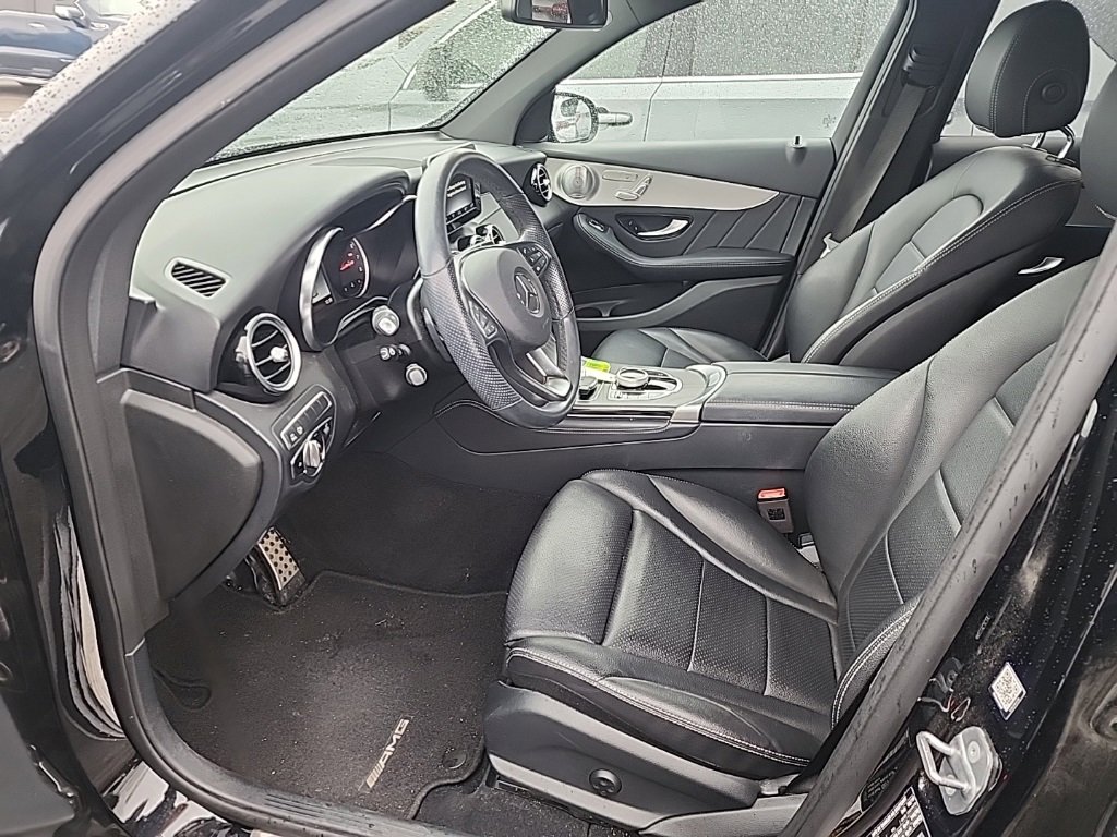 Used 2019 Mercedes-Benz GLC 300 4MATIC image 5