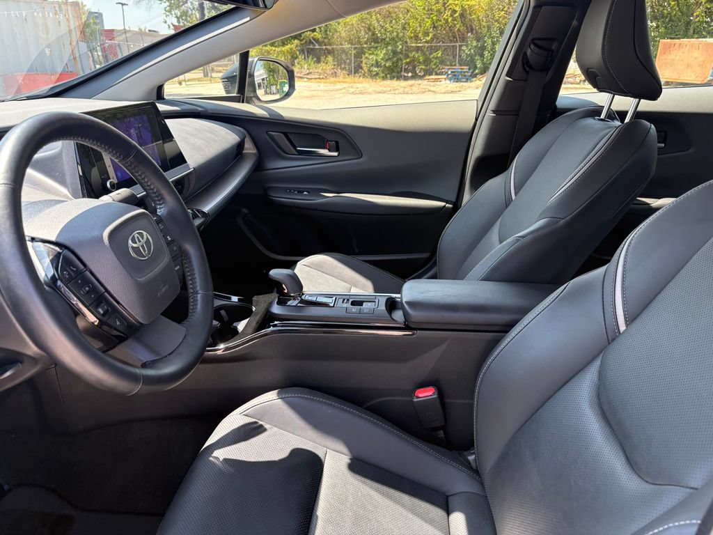 Used 2024 Toyota Prius XLE FWD image 13