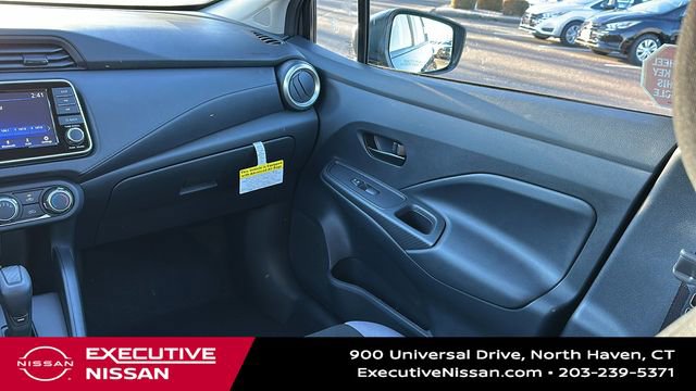 Used 2025 Nissan Versa S w/ Trunk Package image 21