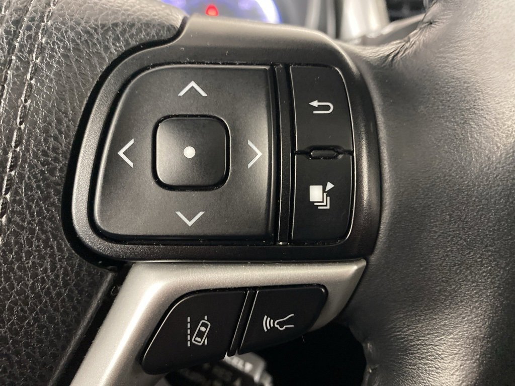 Used 2019 Toyota Highlander SE image 24