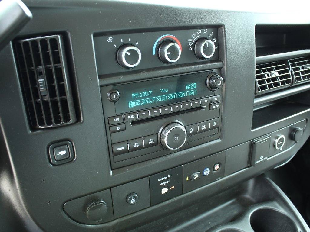 Used 2019 Chevrolet Express 3500 w/ Power Convenience Package RWD image 23