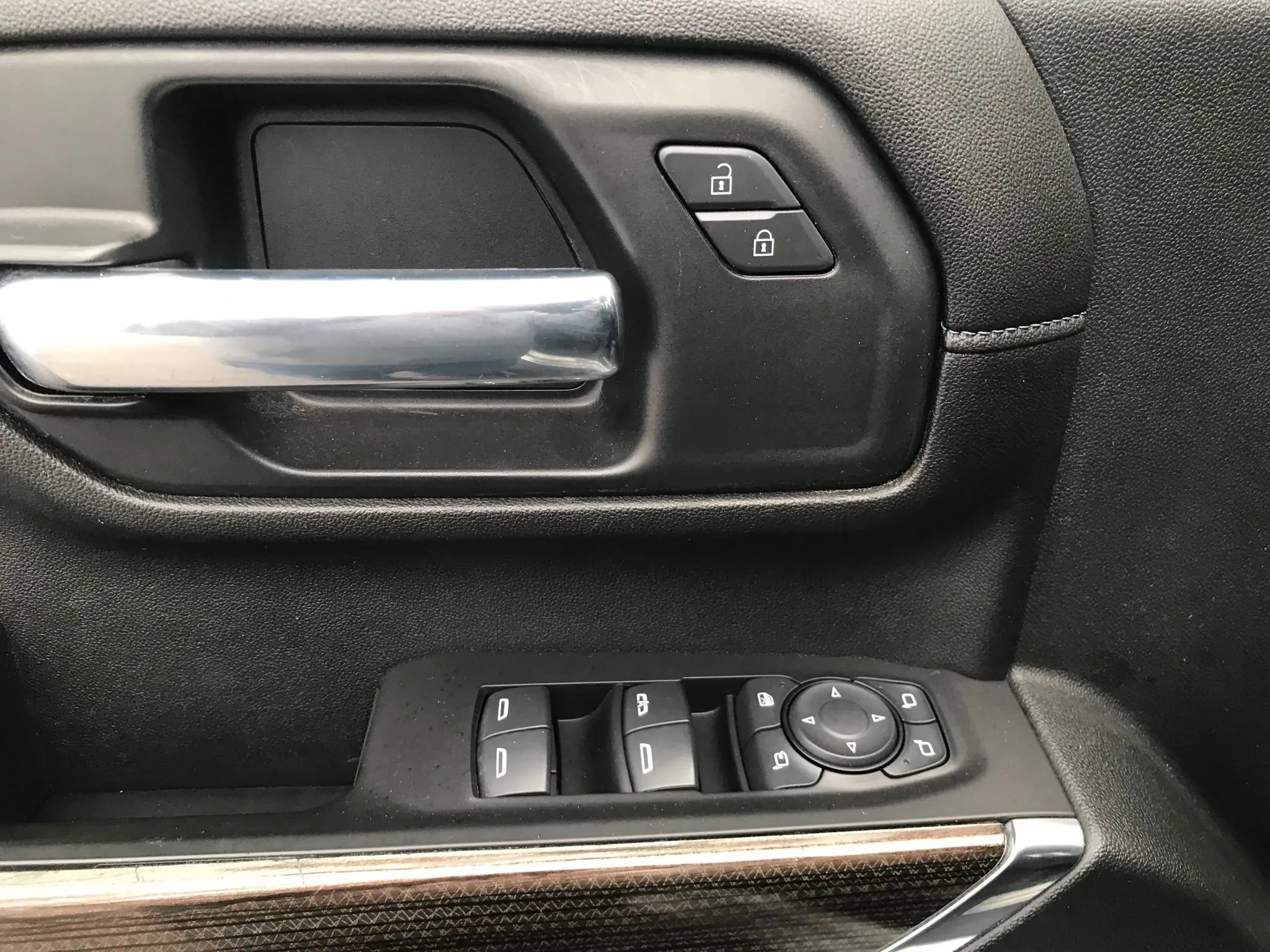 Used 2020 Chevrolet Silverado 2500 LT w/ Fleet Comfort Package image 12