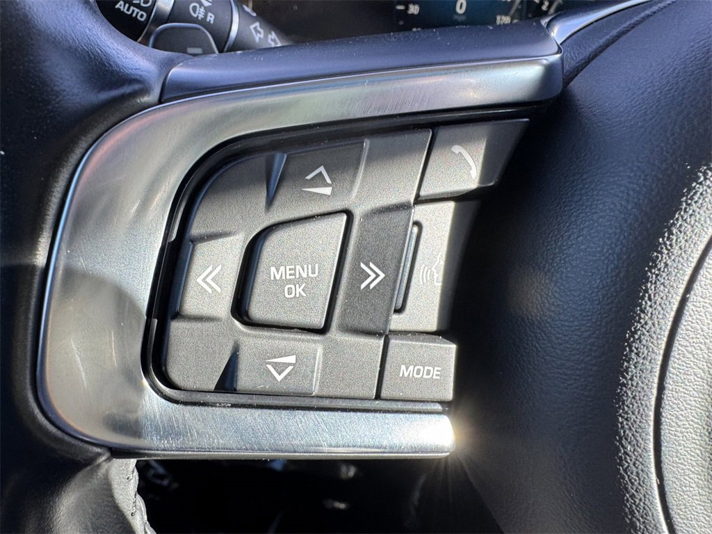 Used 2017 Jaguar F-PACE R-Sport image 24