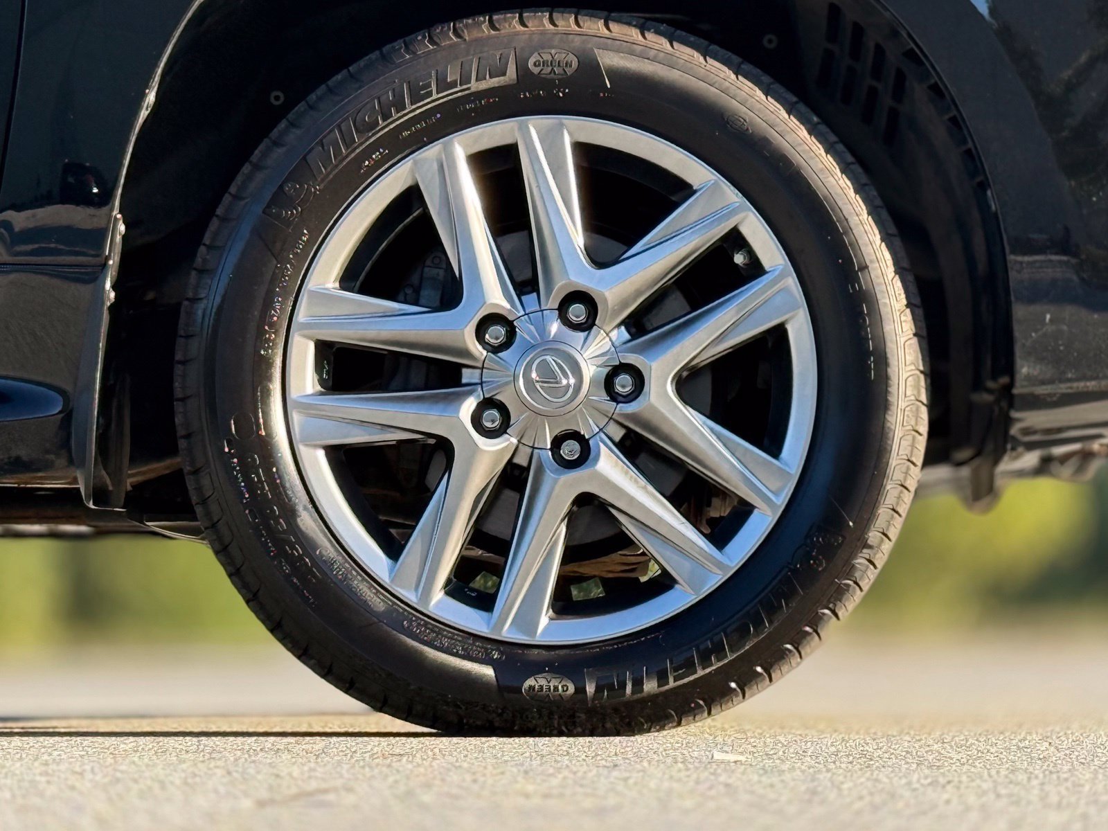 Used 2015 Lexus LX 570 4WD image 21