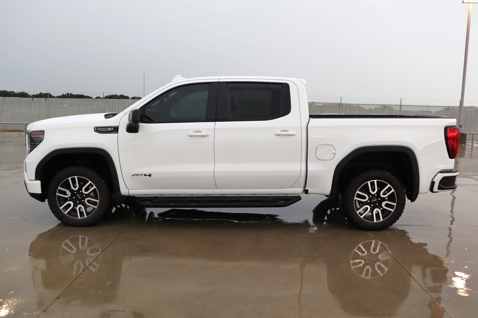 Used 2024 GMC Sierra 1500 AT4 w/ Technology Package image 2