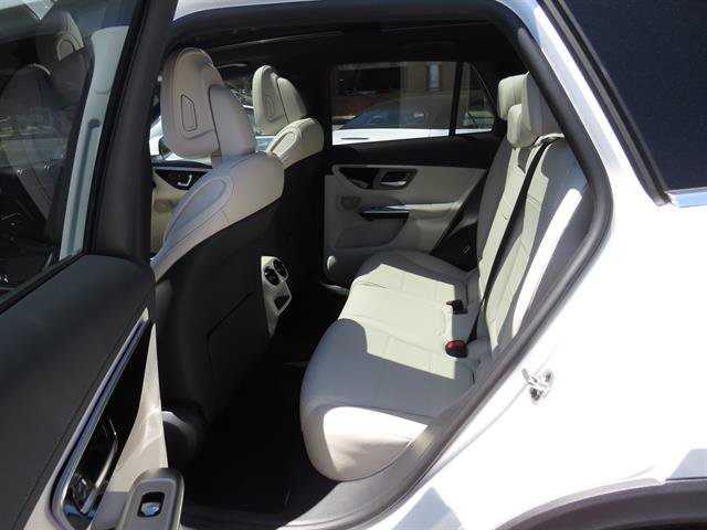 Used 2025 Mercedes-Benz GLC 350e 4MATIC image 20