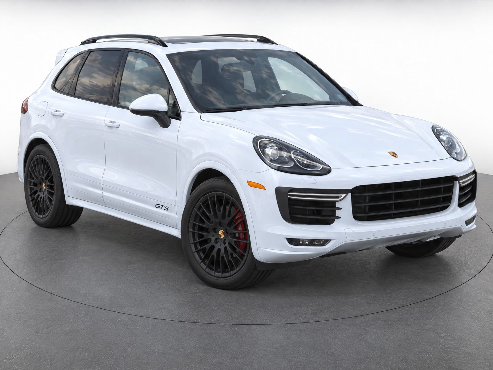 Used 2017 Porsche Cayenne GTS AWD/4WD image 2