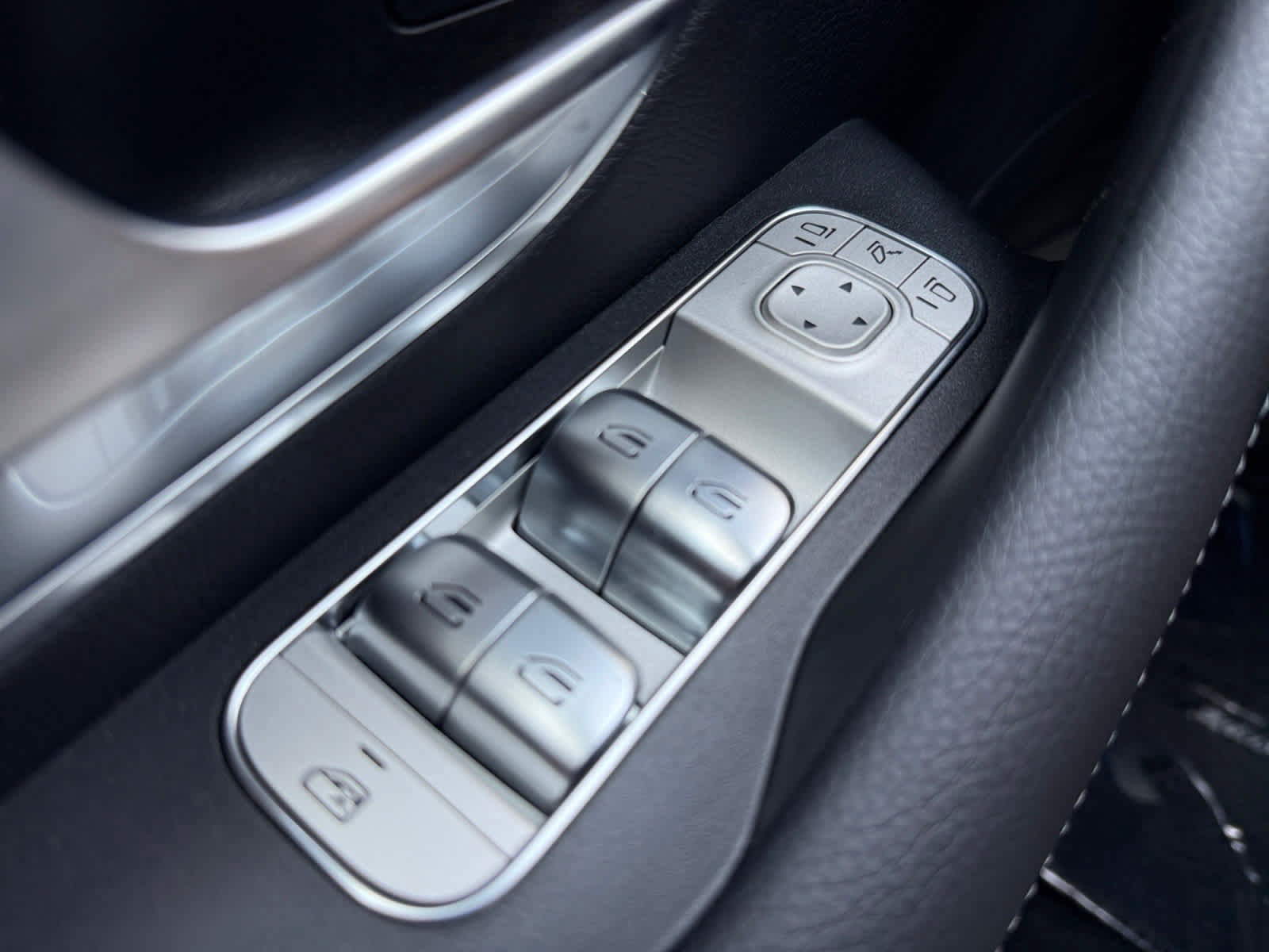 New 2026 Mercedes-Benz GLS 450 4MATIC image 25