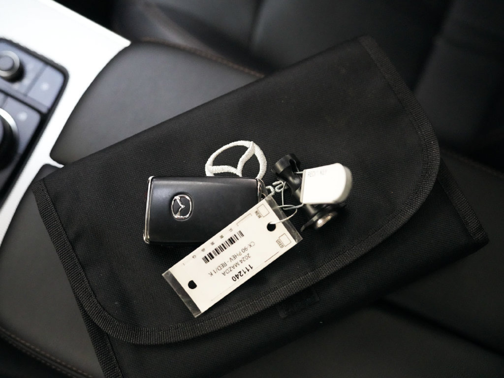 Used 2024 MAZDA CX-90 Plug-In Hybrid w/ Premium Pkg AWD/4WD image 22