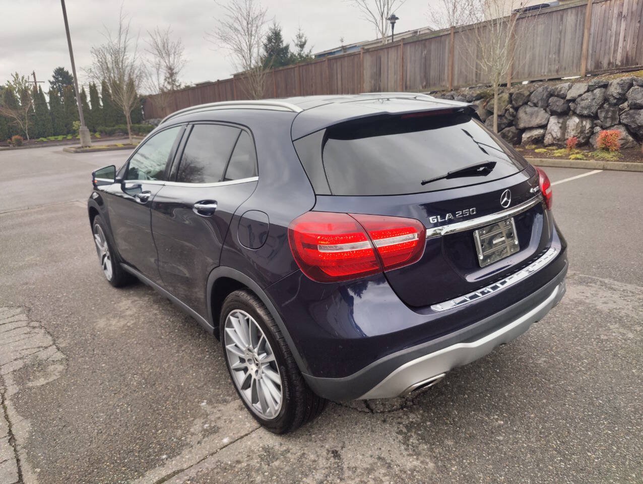 Used 2019 Mercedes-Benz GLA 250 4MATIC w/ Premium Package image 7