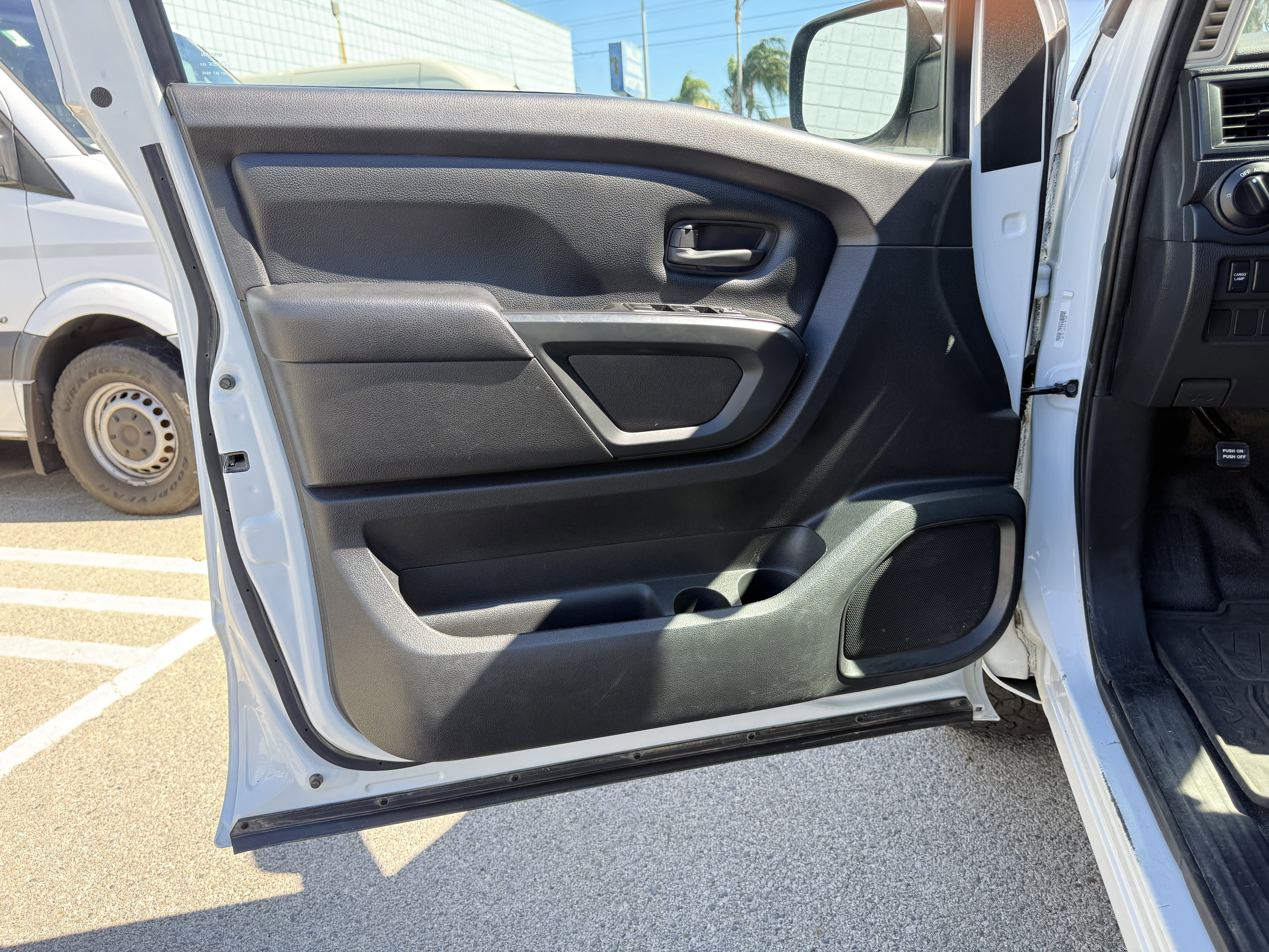 Used 2022 Nissan Titan S w/ S Utility Package image 19