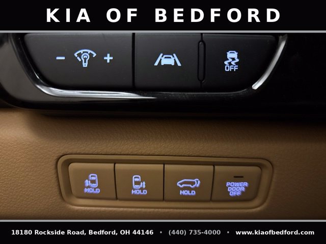 Certified 2024 Kia Carnival EX FWD image 16