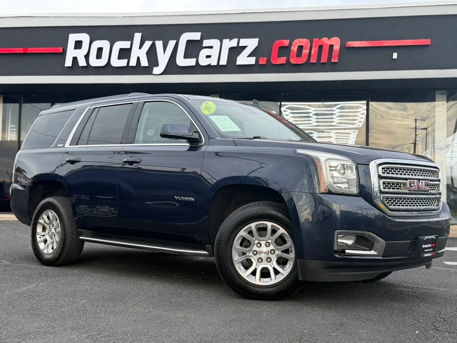 Used 2017 GMC Yukon SLT AWD/4WD image 1