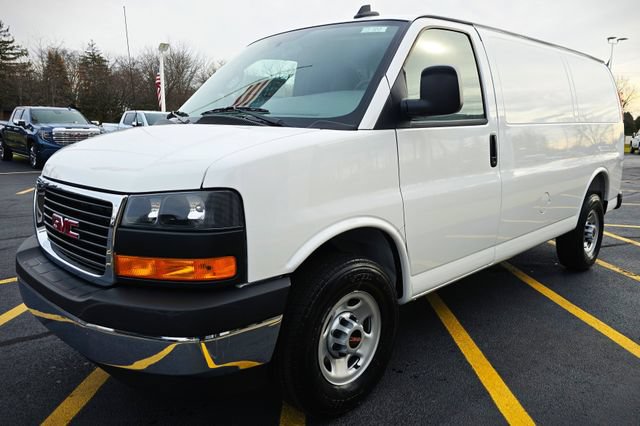 New 2025 GMC Savana 2500 w/ Chrome Appearance Package RWD image 4