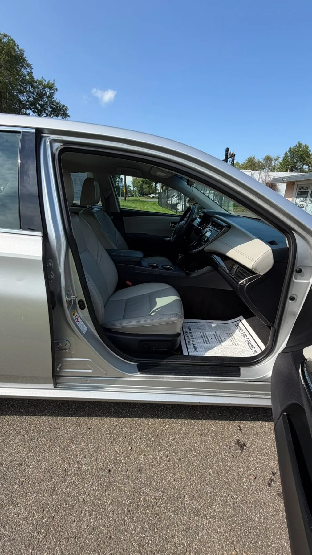 Used 2013 Toyota Avalon XLE FWD image 11
