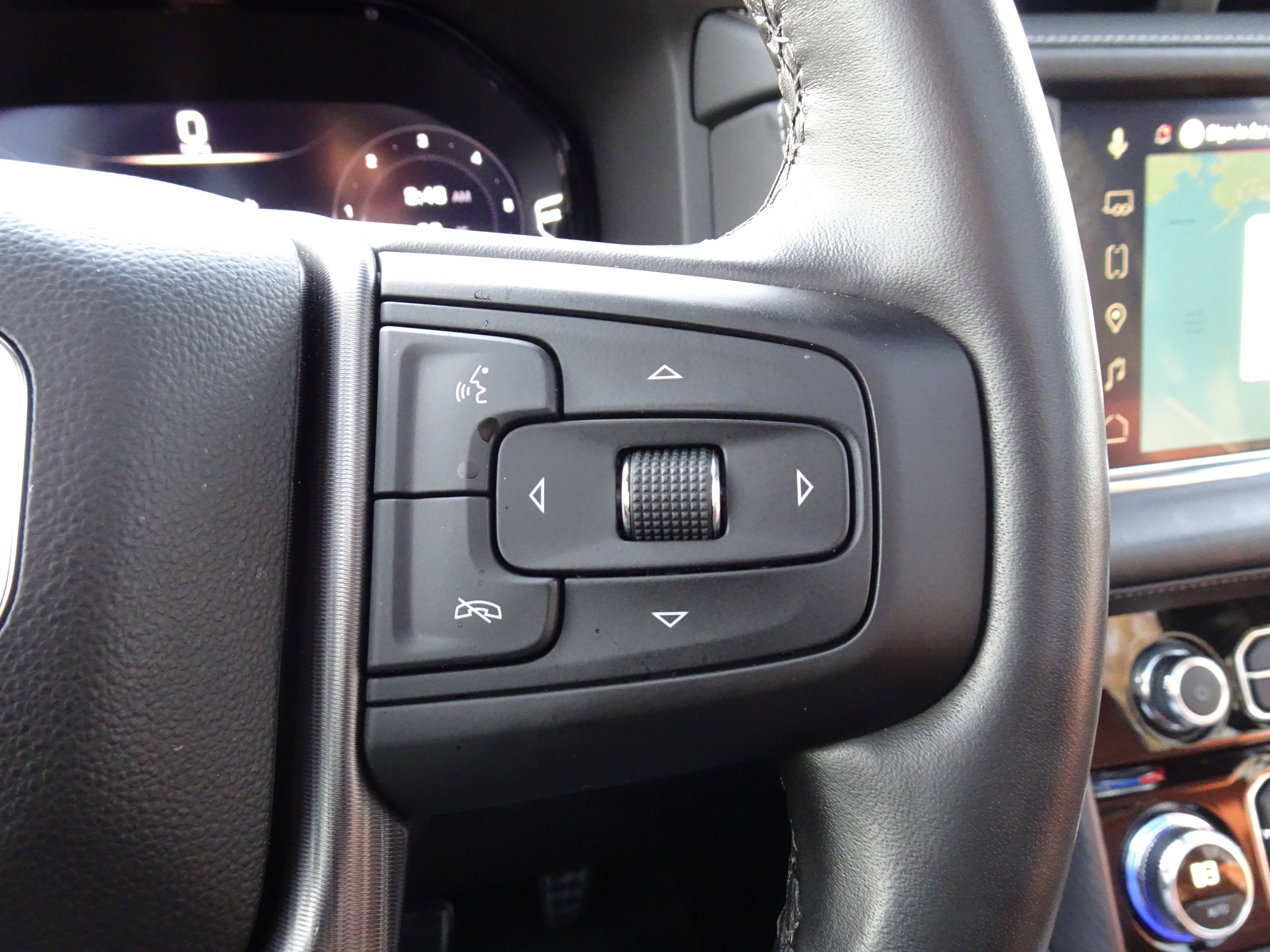 Used 2023 GMC Yukon XL Denali Ultimate image 36