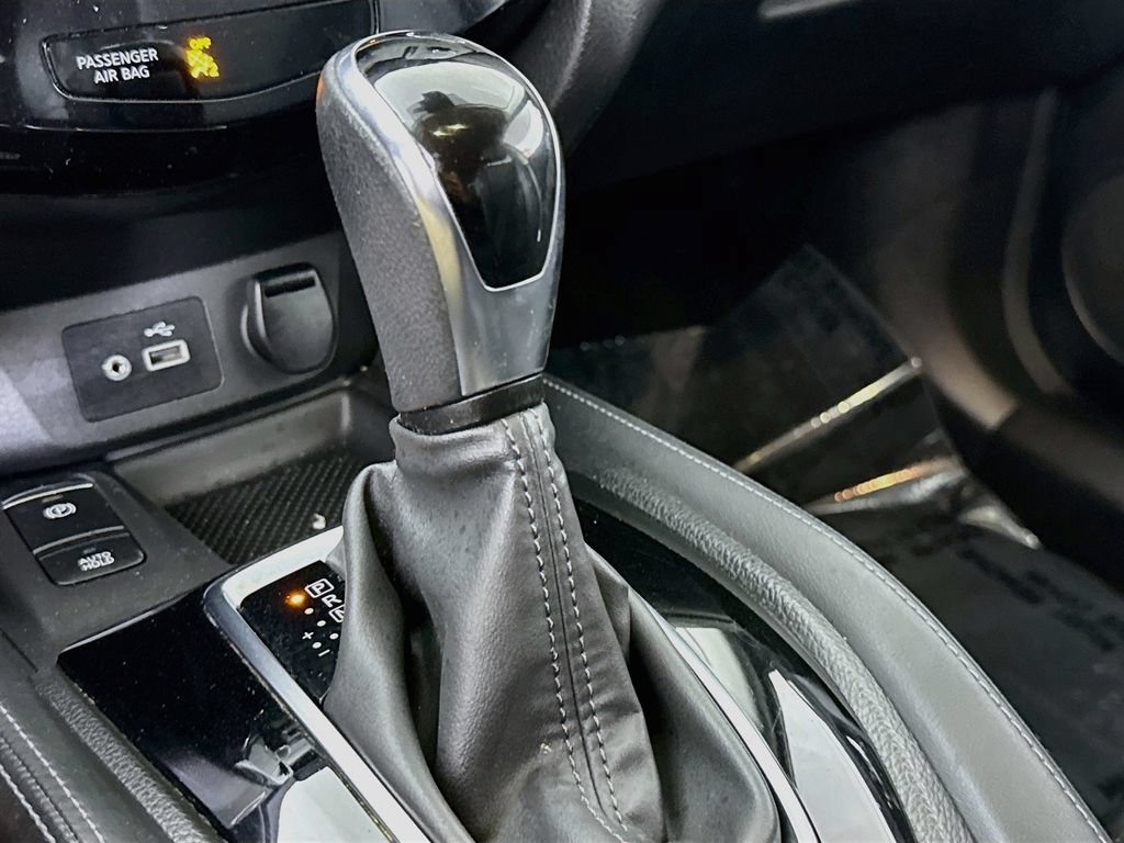 Used 2018 Nissan Rogue SL w/ Premium Package AWD/4WD image 8