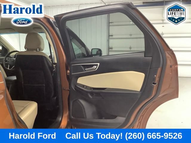 Used 2017 Ford Edge SEL w/ Equipment Group 201A AWD/4WD image 9