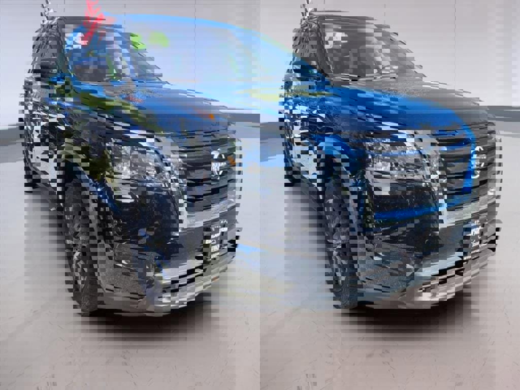 Used 2024 Nissan Pathfinder SV