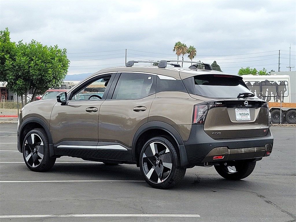 New 2026 Nissan Kicks SR w/ SR Premium Package image 2