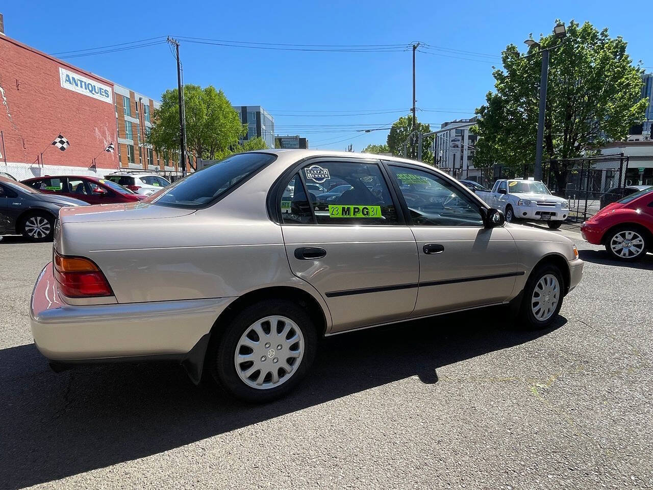 Used 1993 Toyota Corolla Deluxe FWD image 4