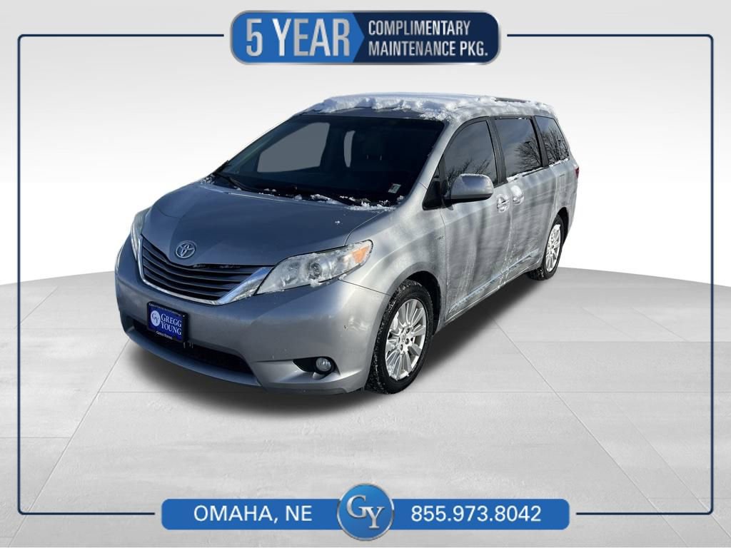 Used 2017 Toyota Sienna AWD