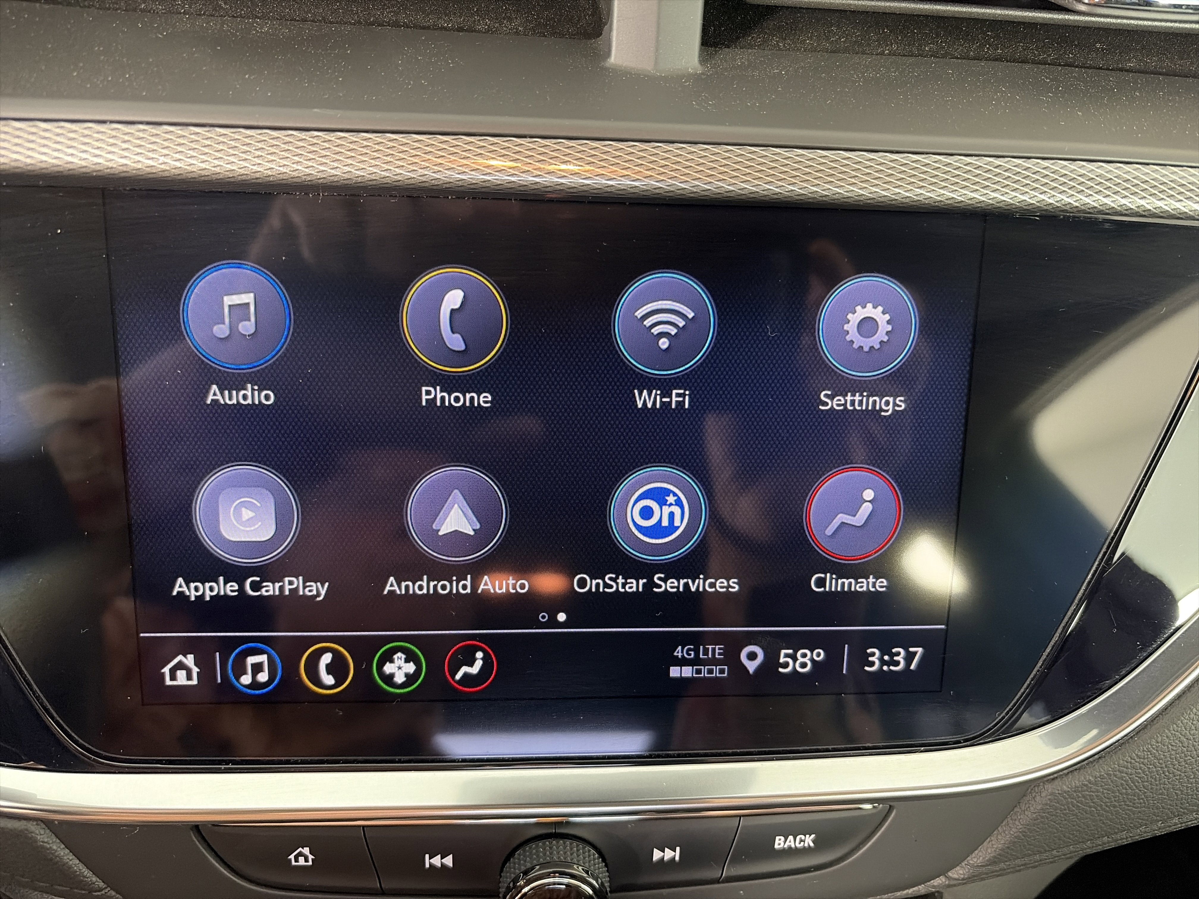 Certified 2022 Buick Encore GX Select w/ Sport Touring Package image 18