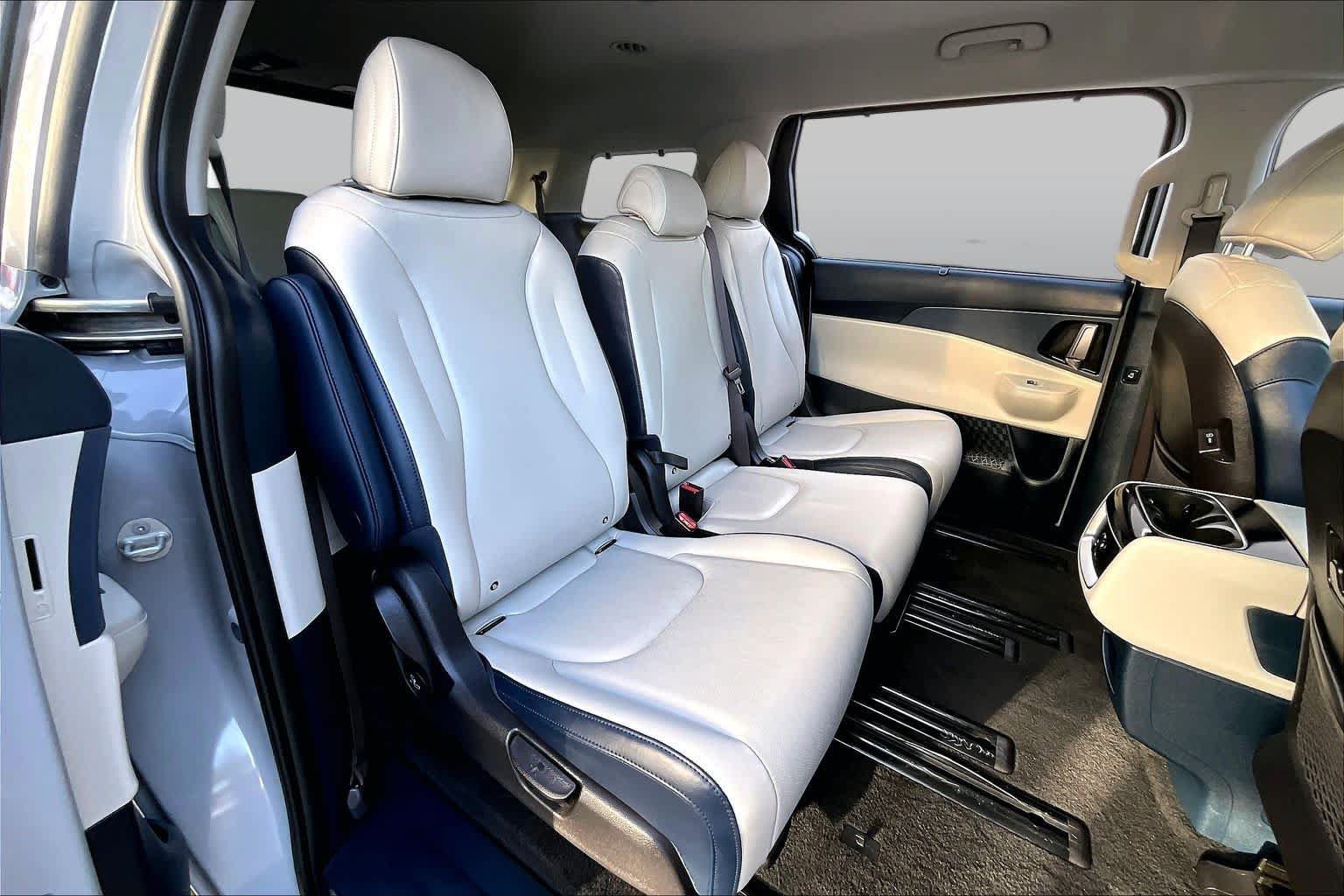 Used 2026 Kia Carnival EX FWD image 19