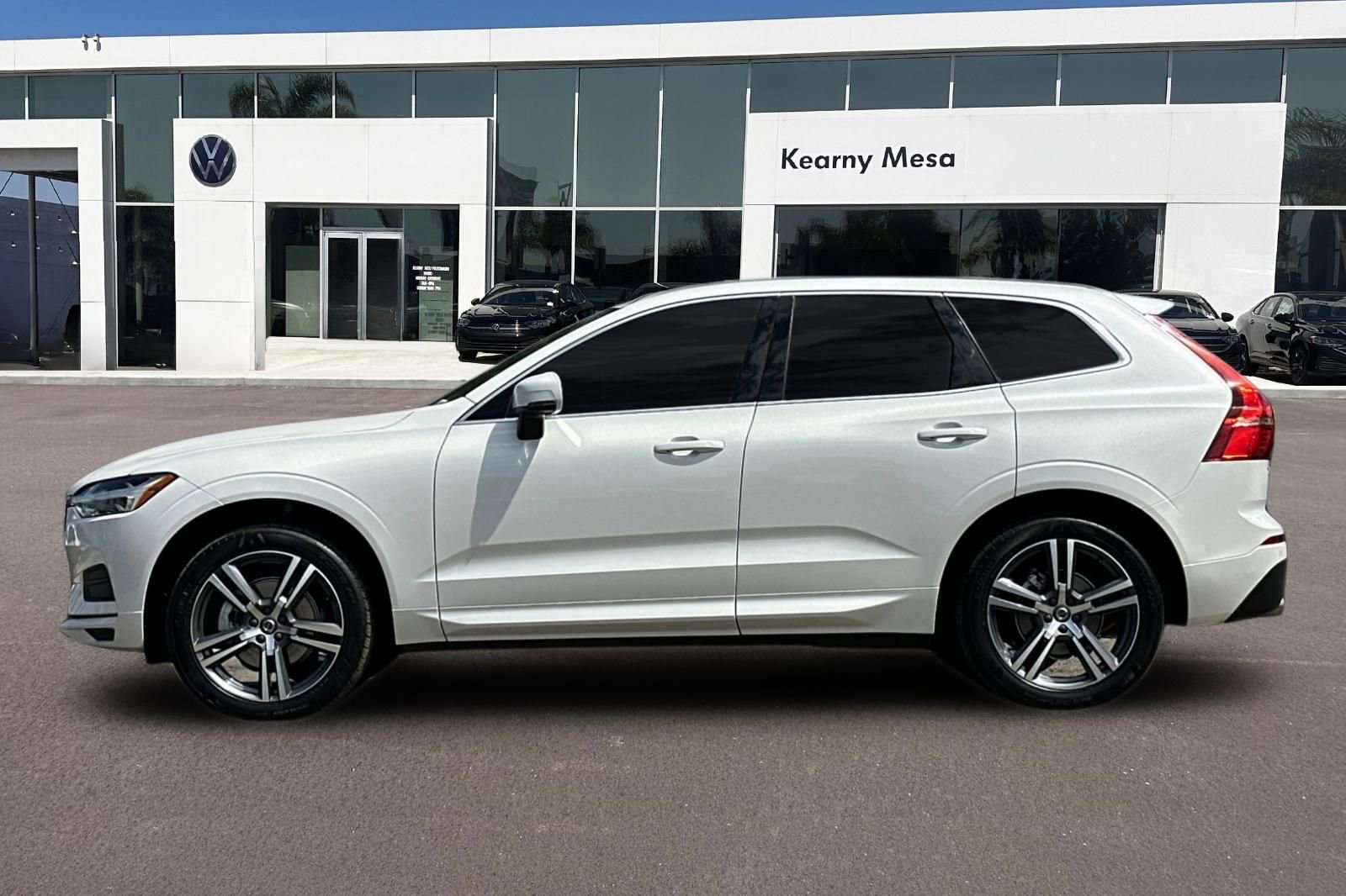 Used 2020 Volvo XC60 T5 Momentum w/ Protection Package Premier FWD image 7