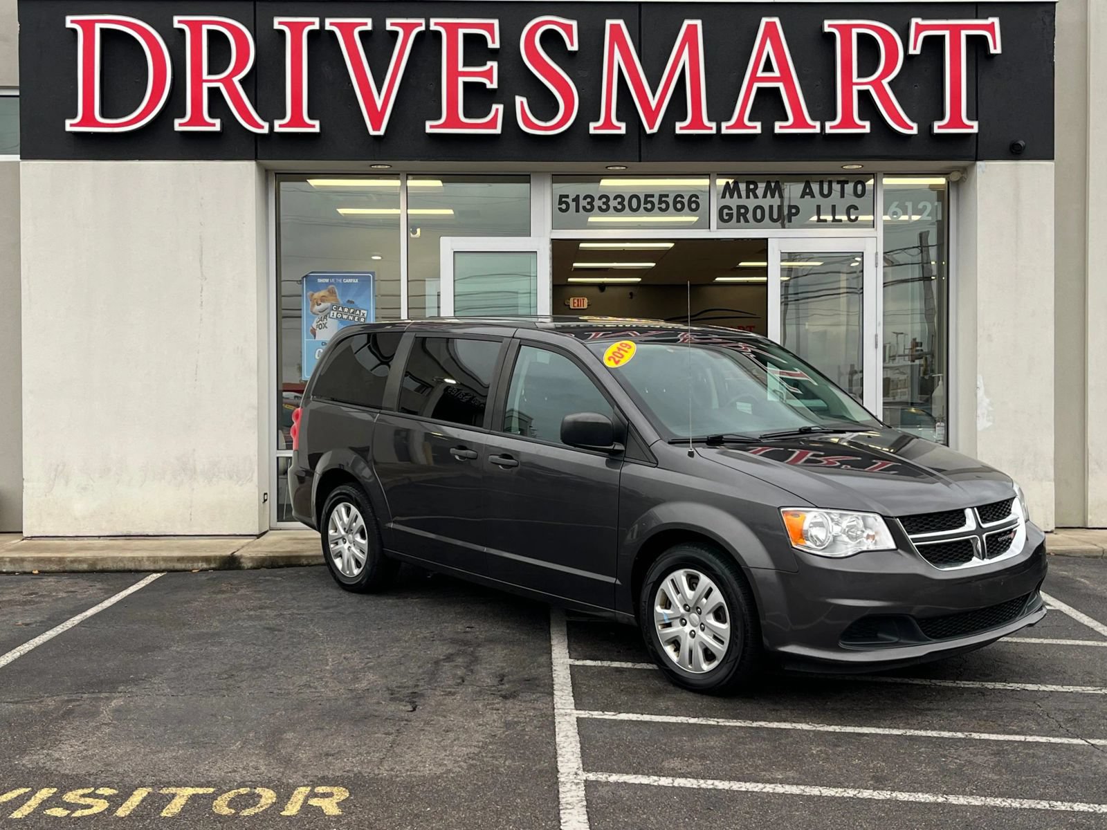 Used 2019 Dodge Grand Caravan SE w/ UConnect Hands-Free Group FWD image 3