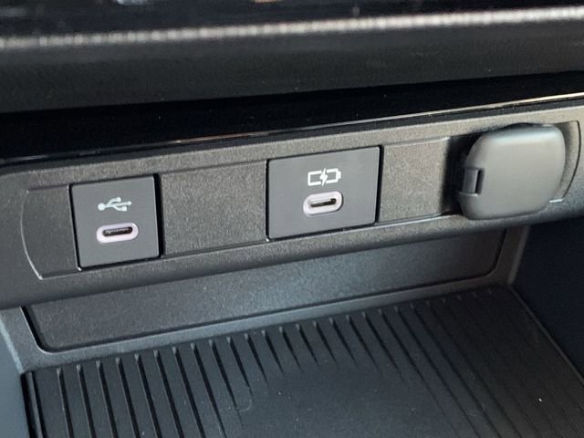 New 2025 Toyota Prius Plug-In Hybrid FWD image 27