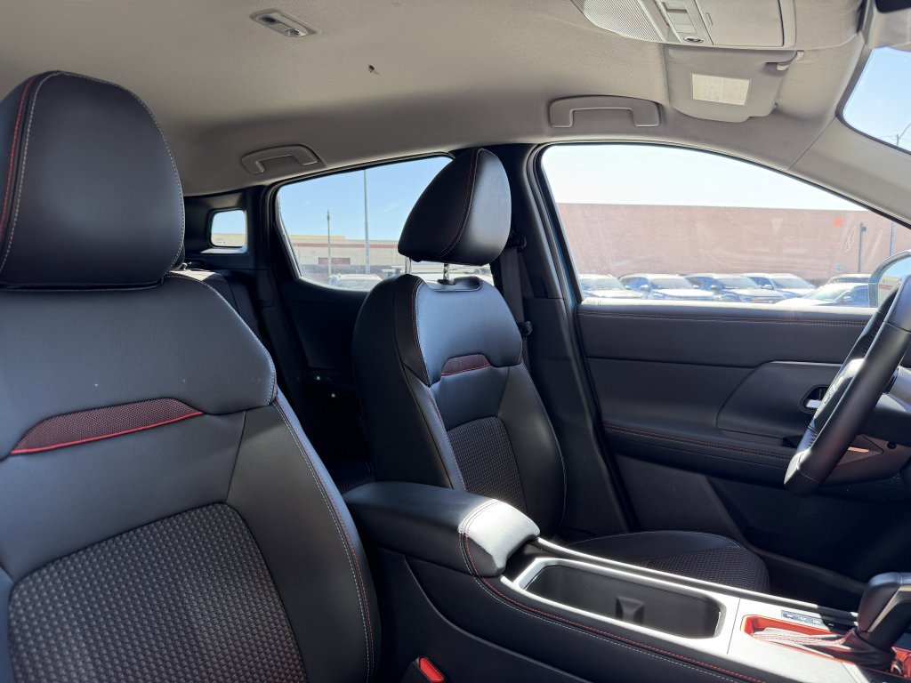Used 2025 Nissan Kicks SR FWD image 39