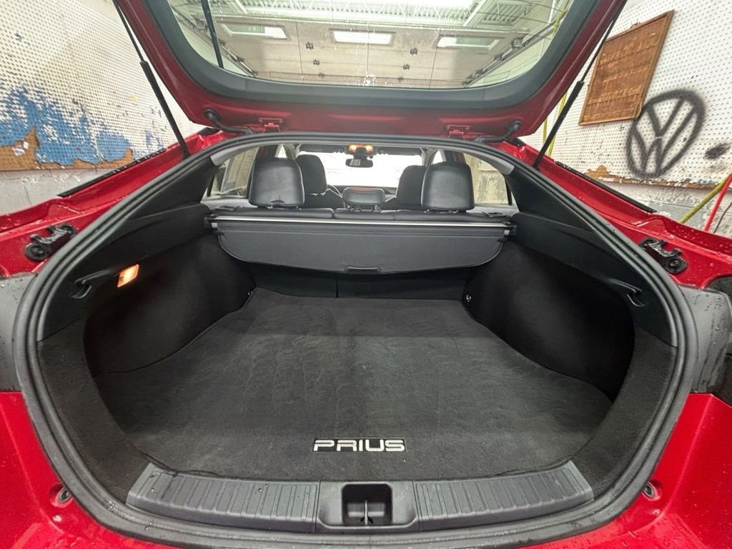 Used 2021 Toyota Prius XLE w/ Carpet Mat Package (TMS) AWD/4WD image 26