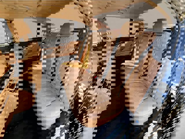 Used 2022 BMW 740i w/ Premium Package image 25