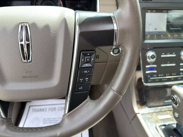 Used 2017 Lincoln Navigator Select AWD/4WD image 38