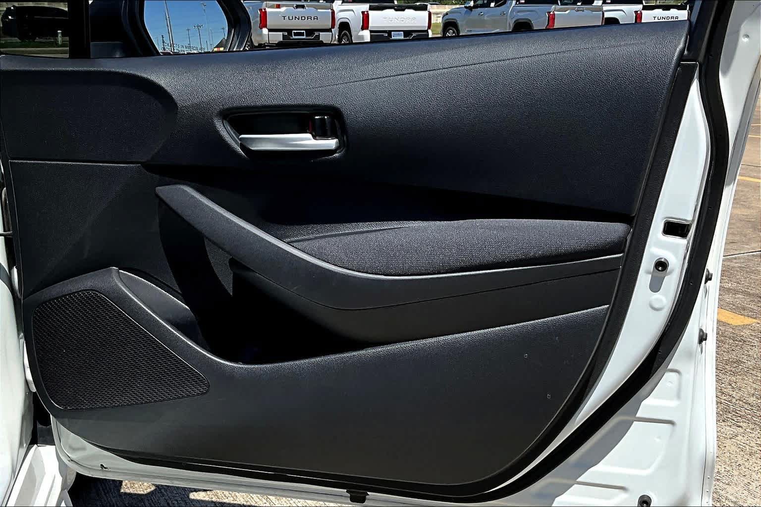 Used 2021 Toyota Corolla LE FWD image 23