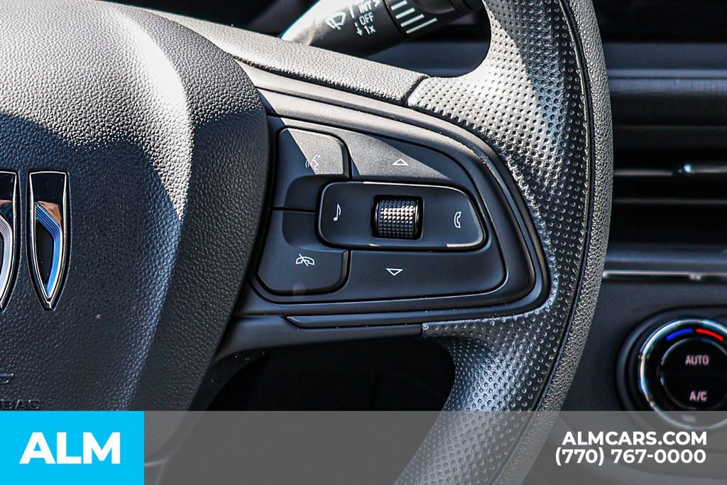 Used 2025 Buick Envista Preferred image 30