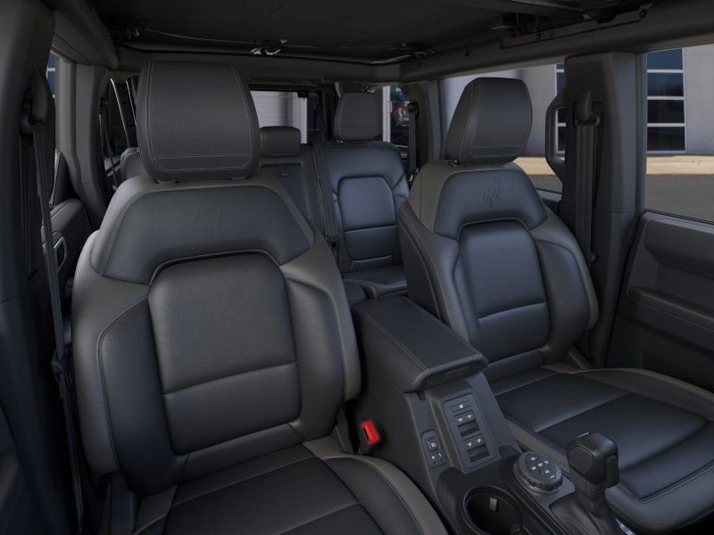 New 2025 Ford Bronco Outer Banks w/ Sasquatch Package image 10