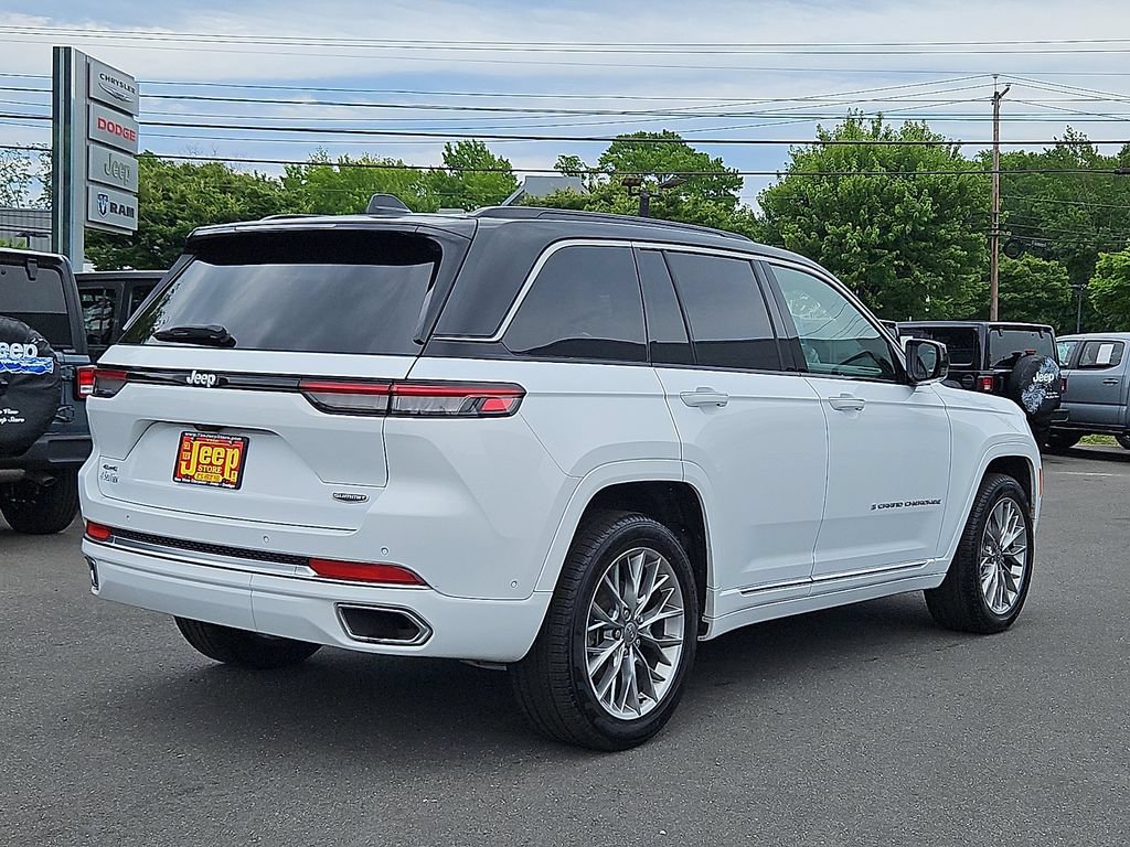 Certified 2025 Jeep Grand Cherokee Summit w/ Luxury Tech Group V AWD/4WD image 6