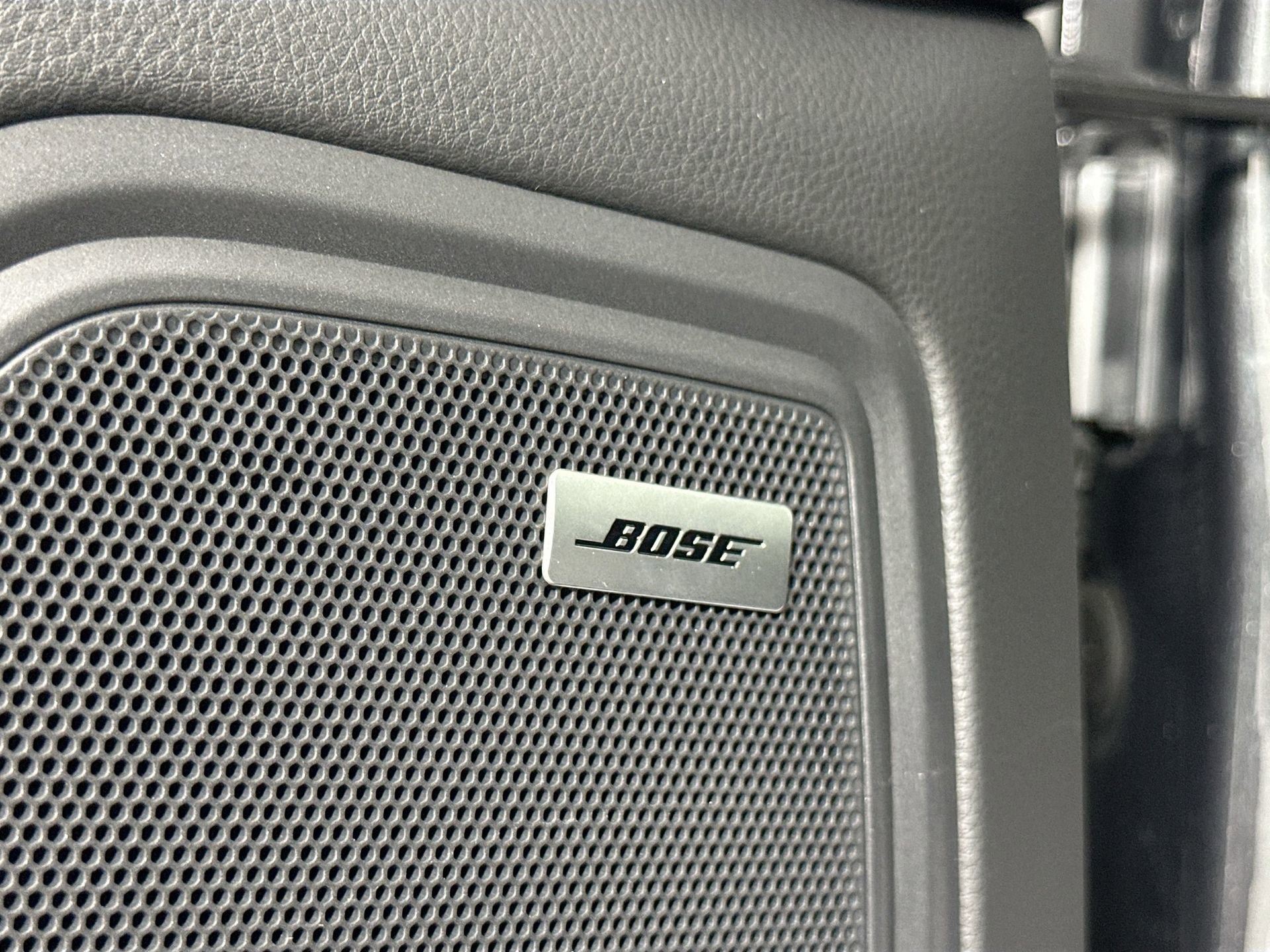 Certified 2025 Porsche Macan image 31