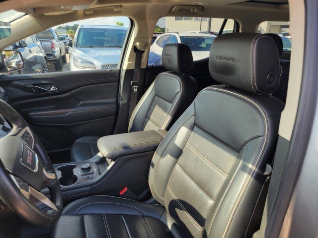 Used 2023 GMC Acadia Denali w/ Denali Ultimate Package image 11