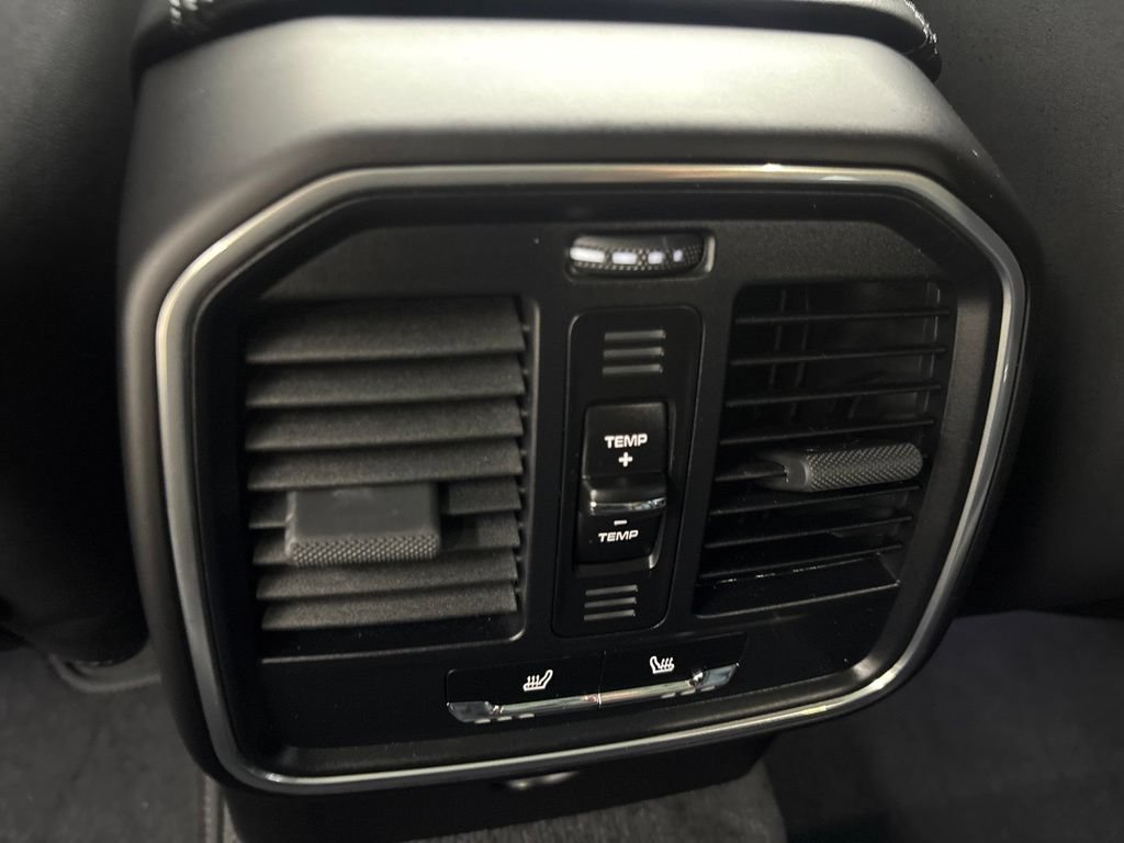 Certified 2024 Porsche Macan Turbo AWD/4WD image 30