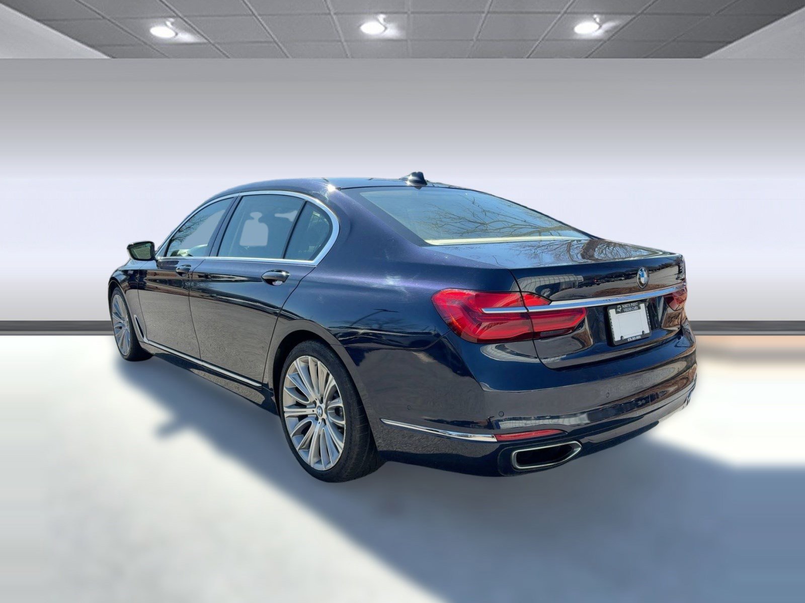 Used 2016 BMW 750i image 3