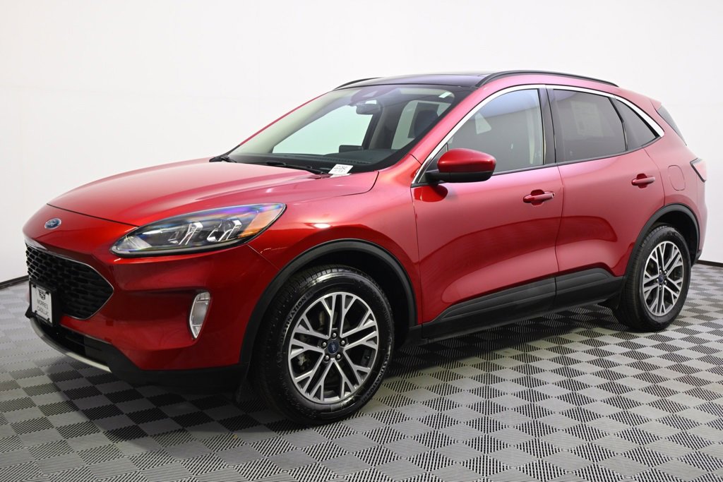 Used 2020 Ford Escape SEL image 2