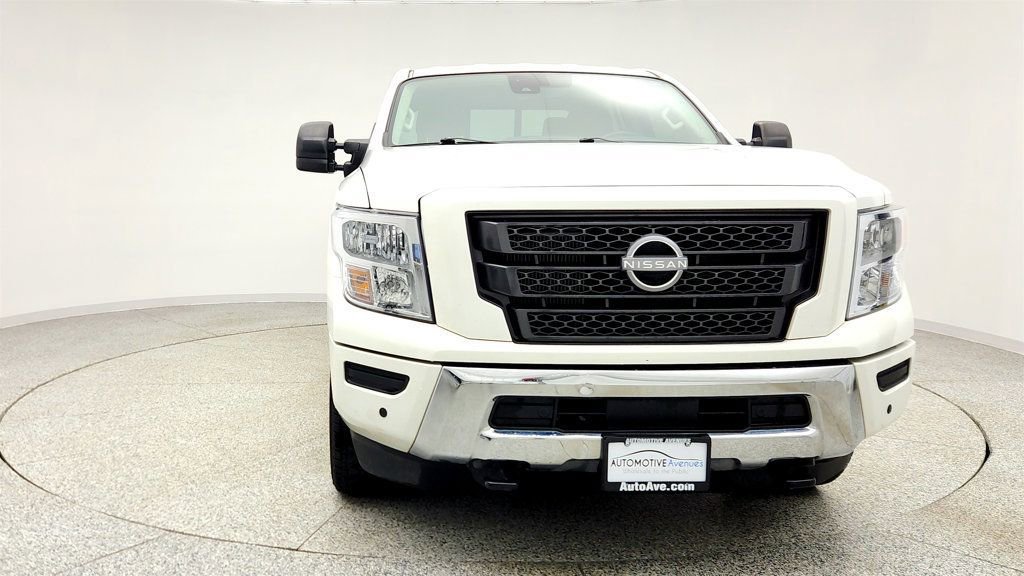 Used 2023 Nissan Titan SV w/ SV Convenience Package AWD/4WD image 2