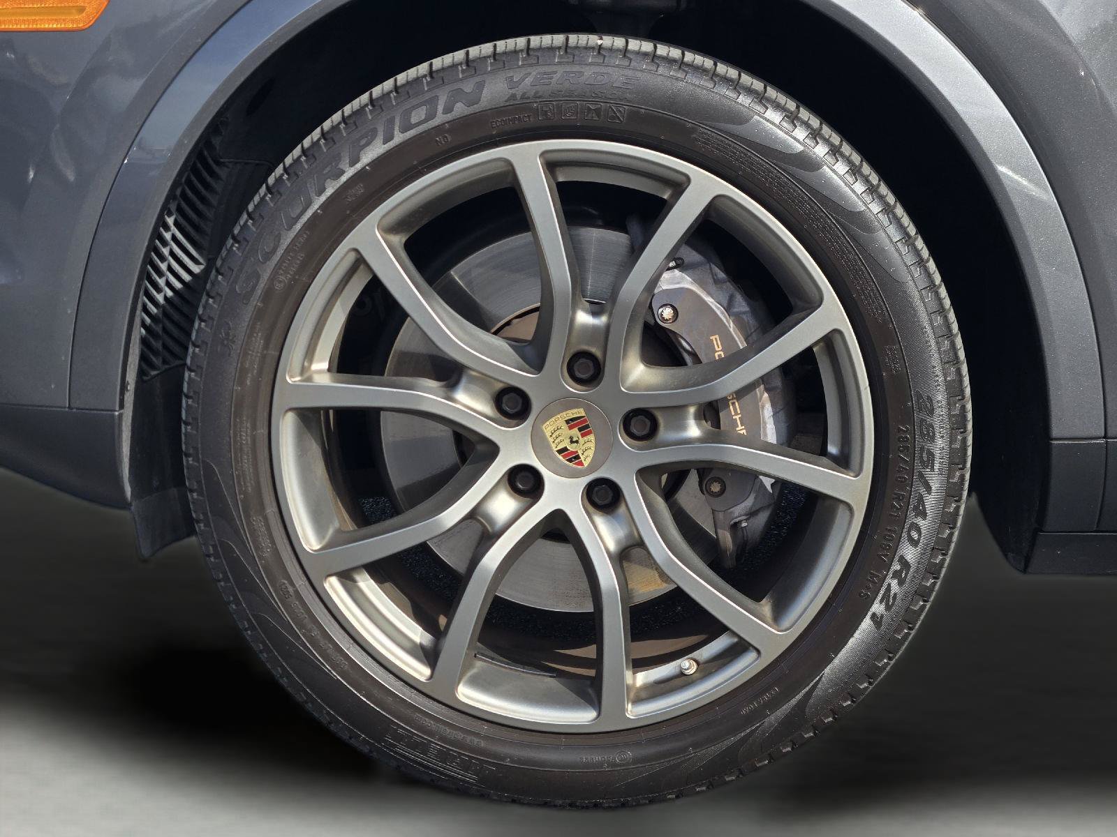 Used 2022 Porsche Cayenne Platinum Edition AWD/4WD image 11