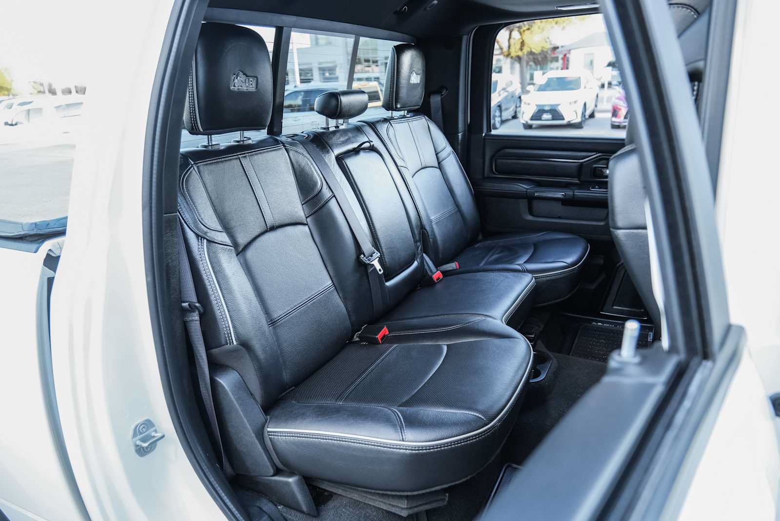 Used 2022 RAM 2500 Limited AWD/4WD image 36
