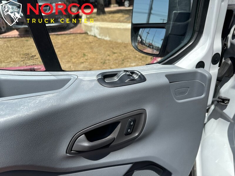 Used 2015 Ford Transit 250 130 Low Roof RWD image 15