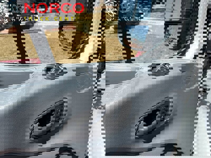 Used 2015 Ford Transit 250 130 Low Roof image 15