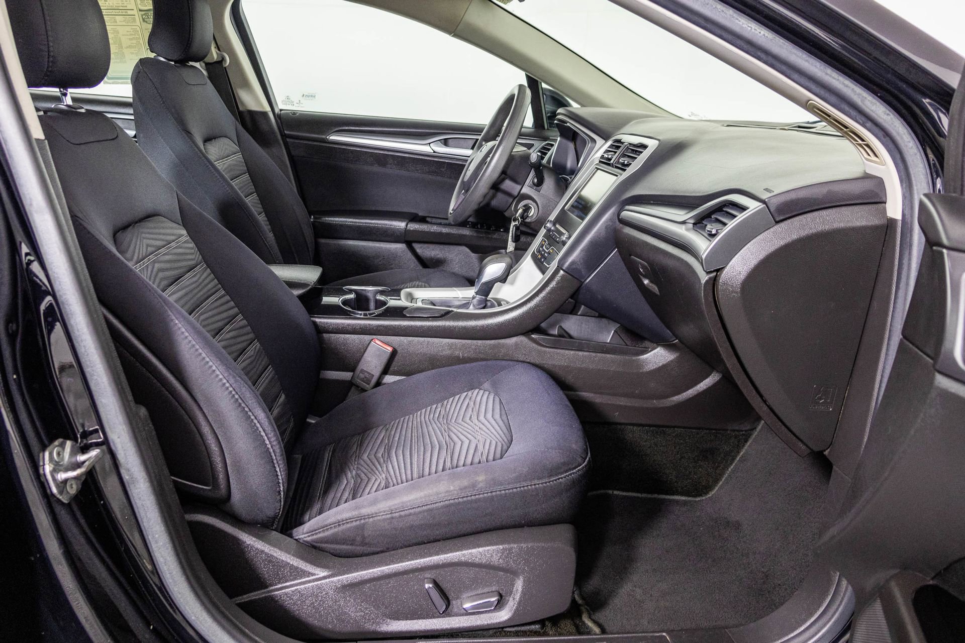 Used 2016 Ford Fusion SE FWD image 43